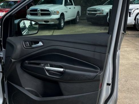Used 2019 Ford Escape SE FWD image 26