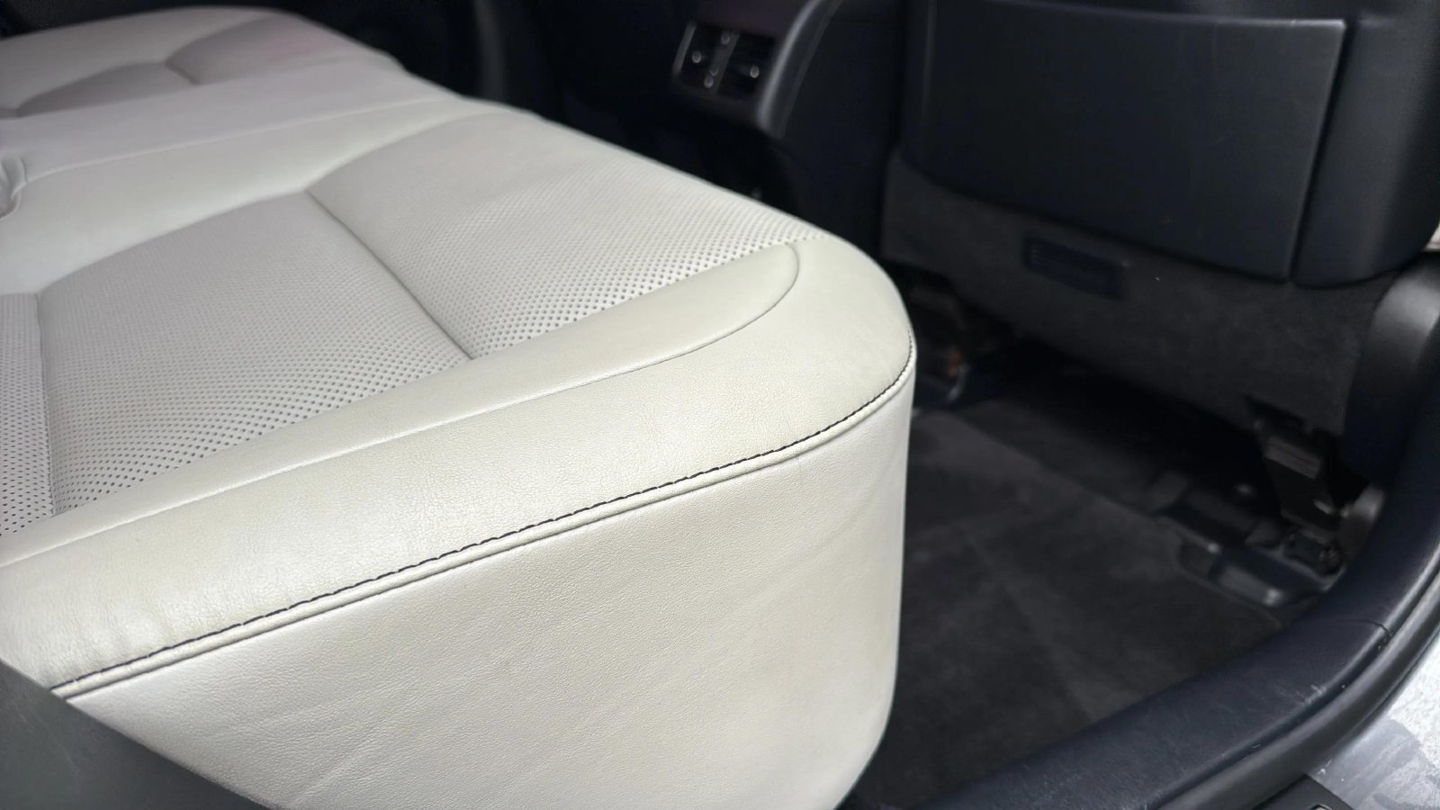 Used 2015 Lexus ES 350 w/ Premium Package FWD image 23