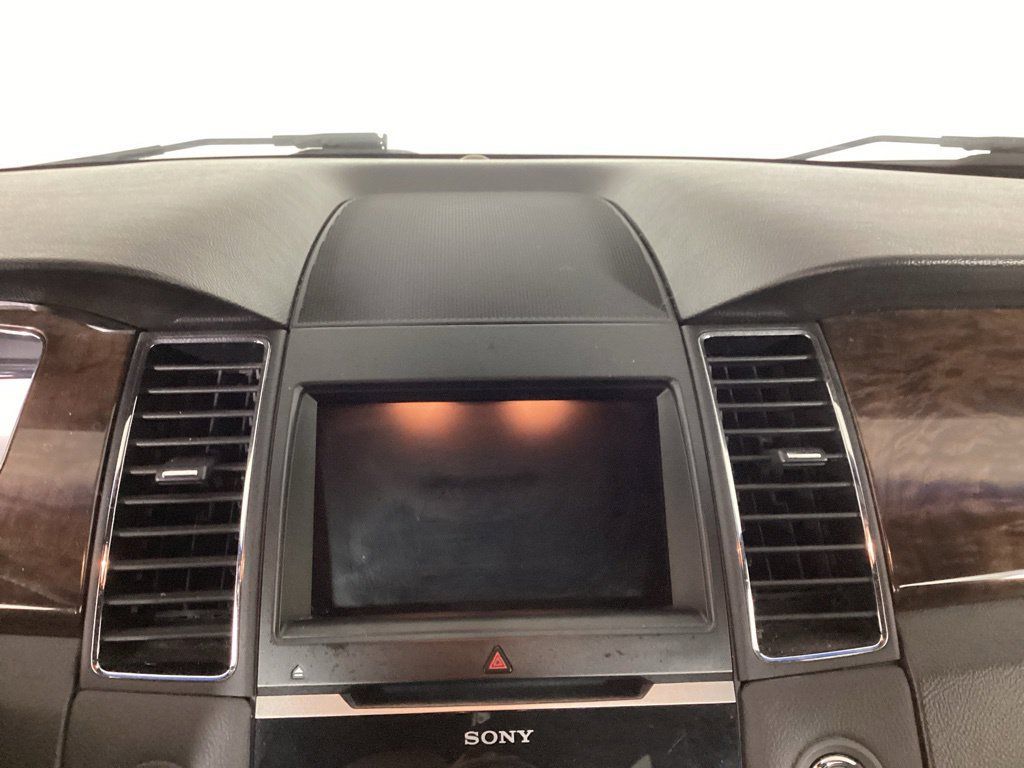 Used 2015 Ford Taurus Limited w/ Equipment Group 301A FWD image 18