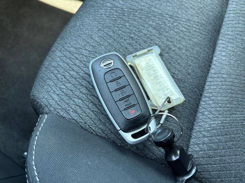 Used 2025 Nissan Rogue SV AWD/4WD image 21