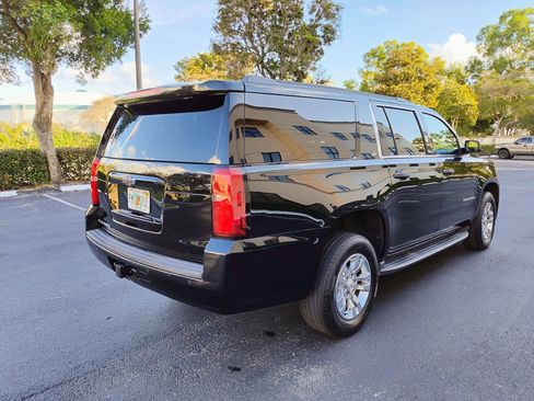 Used 2019 Chevrolet Suburban LT image 6
