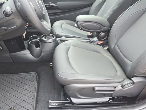 Used 2024 MINI Cooper 2-Door Hardtop FWD image 13