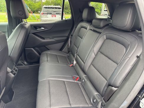 Used 2026 Chevrolet Equinox LT w/ Convenience Package II FWD image 24