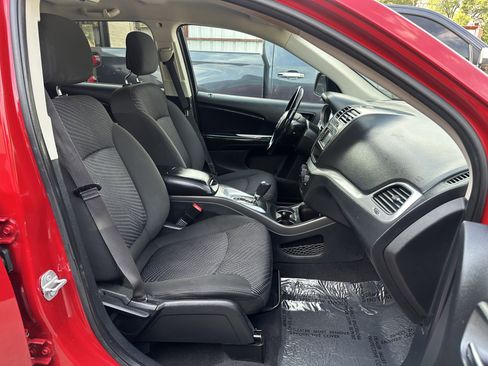 Used 2020 Dodge Journey SE w/ SE Popular Equipment Group image 14