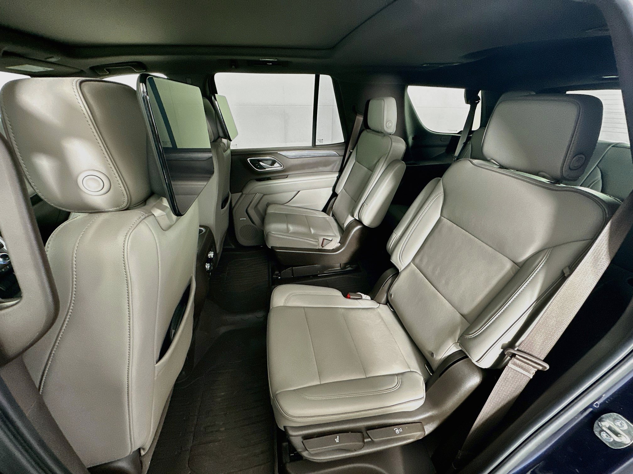 Used 2021 GMC Yukon SLT w/ SLT Luxury Plus Package AWD/4WD image 29