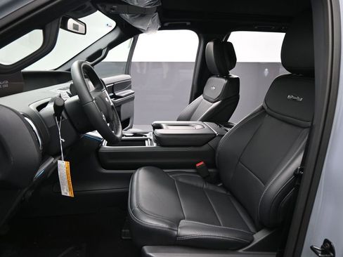 New 2026 Ford Expedition Max Platinum w/ Stealth Appearance Package AWD/4WD image 9