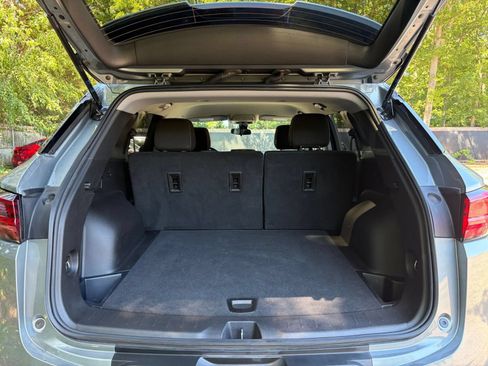 Used 2025 Chevrolet Blazer LT FWD image 27