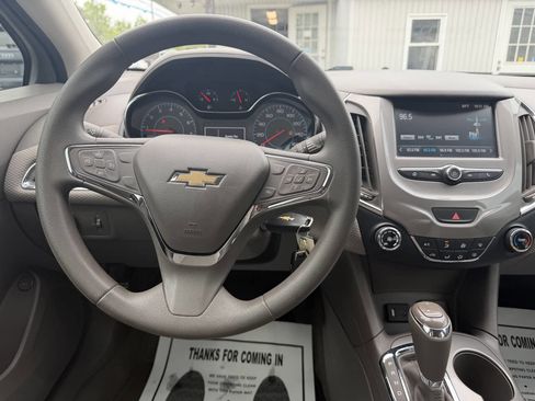 Used 2017 Chevrolet Cruze LT w/ RS Package FWD image 10