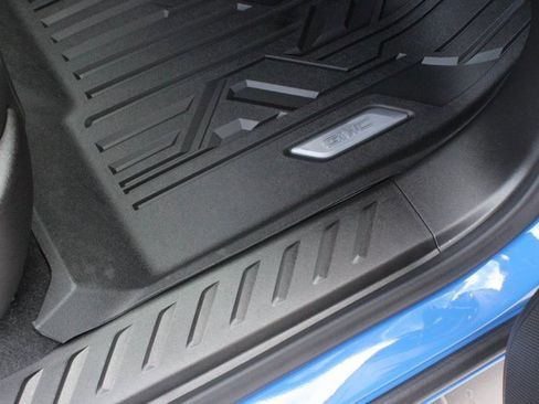 New 2026 GMC Canyon Elevation w/ Convenience Package image 27