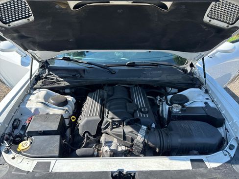 Used 2019 Dodge Challenger R/T Scat Pack RWD image 4