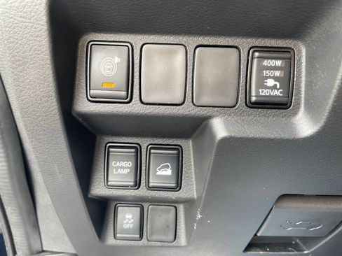 Used 2022 Nissan Frontier SV AWD/4WD image 27
