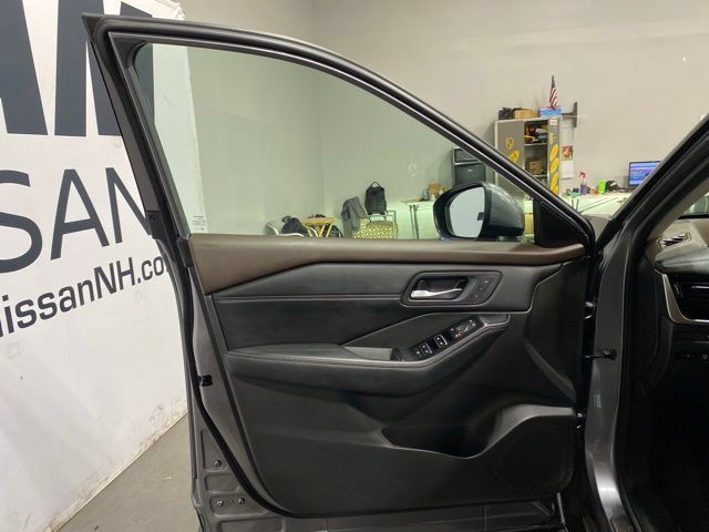 Certified 2023 Nissan Rogue SL w/ SL Premium Package AWD/4WD image 9