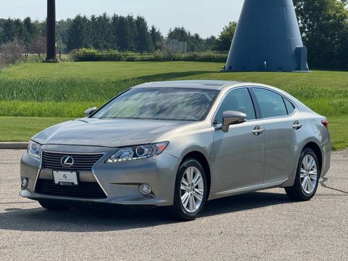 Used 2015 Lexus ES 350 w/ Premium Package FWD image 3