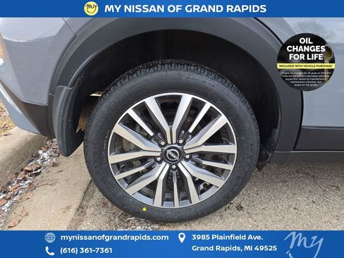 Used 2024 Nissan Kicks SV image 34