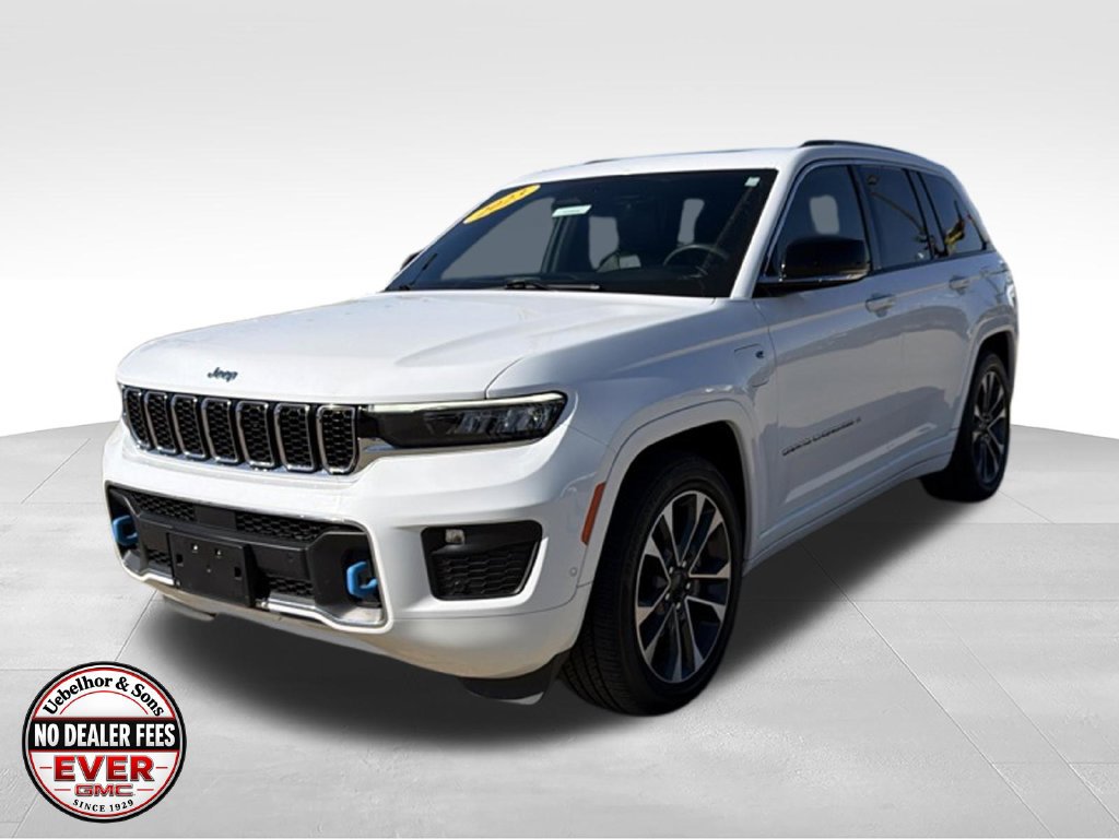Used 2023 Jeep Grand Cherokee Overland w/ Luxury Tech Group IV AWD/4WD image 15