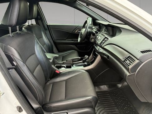 Used 2016 Honda Accord Sport image 17