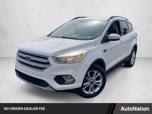 Used 2018 Ford Escape SE w/ SE Sync 3 Package FWD image 1