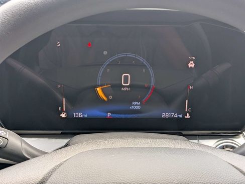 Used 2025 Chevrolet Trax LT FWD image 22