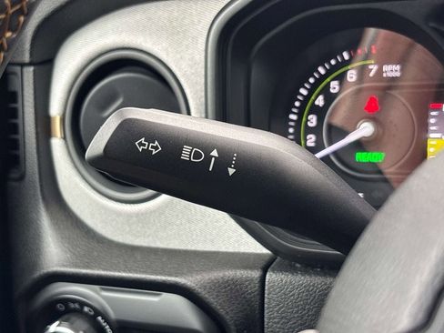 Used 2024 Jeep Wrangler Unlimited w/ Convenience Group AWD/4WD image 29