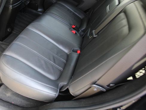 Used 2014 Chevrolet Captiva Sport LTZ FWD image 28