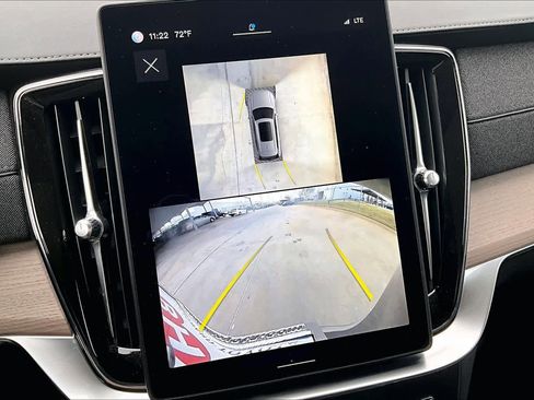 Used 2025 Volvo XC90 B6 Plus AWD/4WD image 24