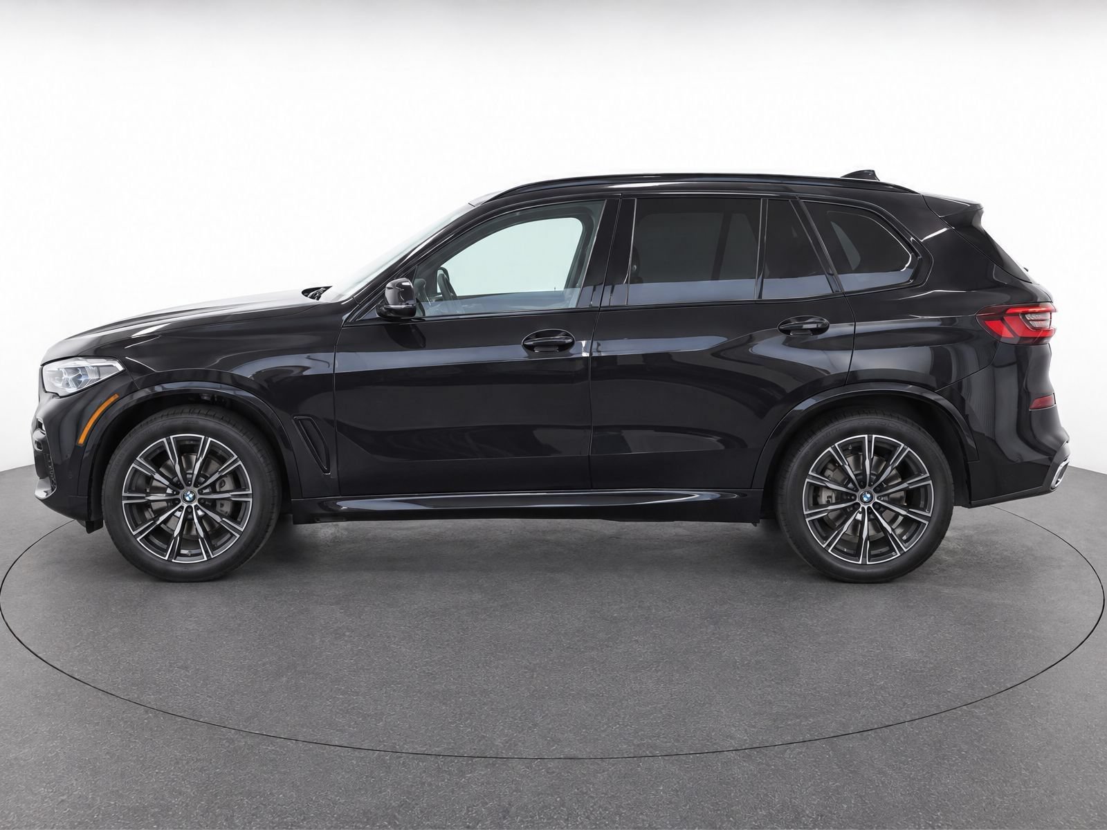 Certified 2023 BMW X5 sDrive40i w/ Executive Package RWD image 3