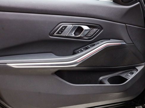 Used 2023 BMW 330i Sedan w/ M Sport Package image 21