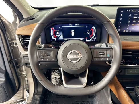 Used 2024 Nissan Rogue Platinum w/ Platinum Premium Package FWD image 11