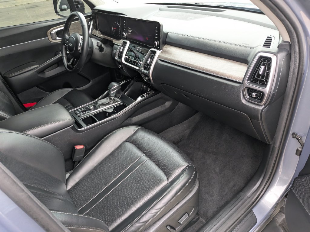 Certified 2023 Kia Sorento EX FWD image 14