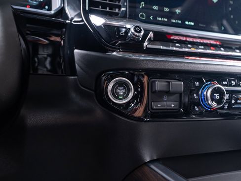 Used 2024 GMC Sierra 1500 SLT w/ SLT Convenience Package image 81