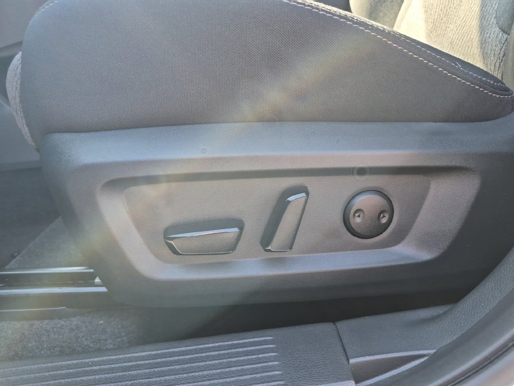 Certified 2026 Nissan Rogue SV FWD image 16