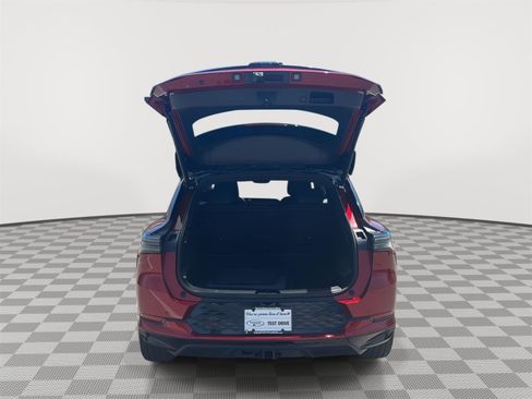 Used 2025 Chevrolet Equinox EV RS w/ Convenience Package II FWD image 36