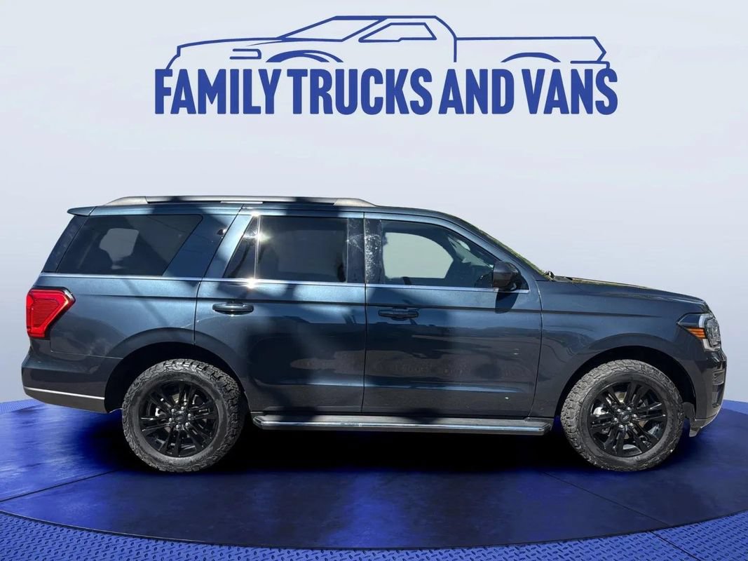 Used 2022 Ford Expedition XLT AWD/4WD image 4