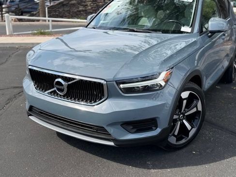 Used 2020 Volvo XC40 T5 Momentum AWD/4WD image 2
