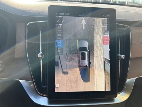 Used 2025 Volvo XC90 B5 Plus image 24