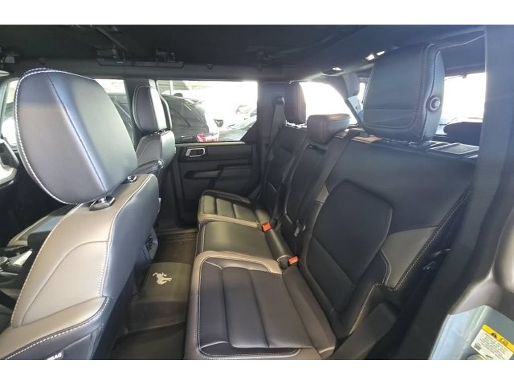 Used 2025 Ford Bronco Outer Banks w/ Sasquatch Package AWD/4WD image 7