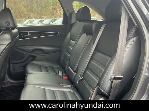 Used 2019 Kia Sorento EX image 13