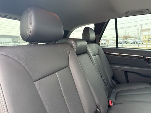 Used 2011 Hyundai Santa Fe Limited image 16