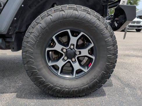 Used 2022 Jeep Wrangler Unlimited Rubicon w/ LED Lighting Group AWD/4WD image 15