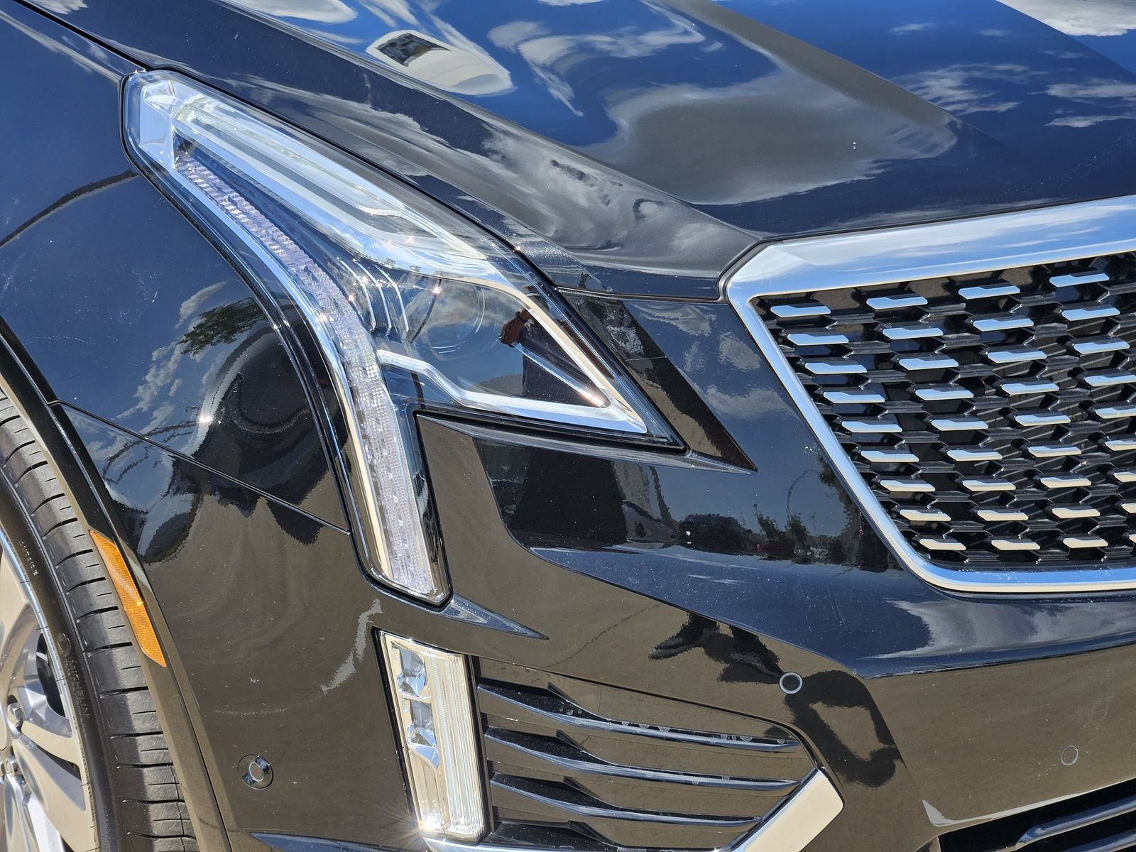 New 2026 Cadillac XT5 Premium Luxury w/ Driver Assist Package FWD image 9