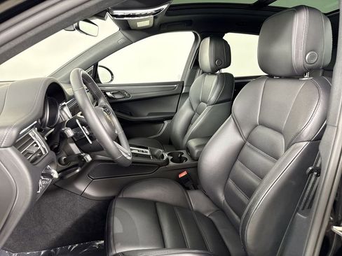 Certified 2025 Porsche Macan S image 5
