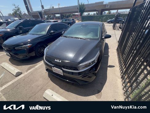 Used 2023 Kia Forte LXS w/ LXS Technology Package FWD image 1