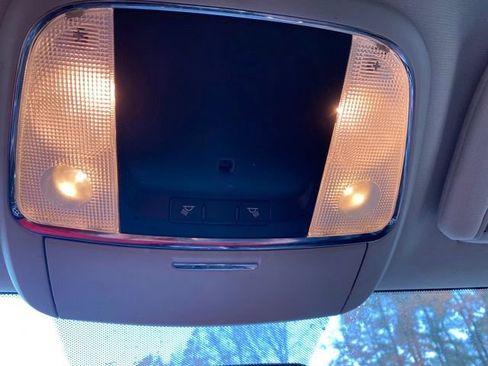 Used 2012 Jeep Grand Cherokee Laredo w/ Laredo E Group image 16