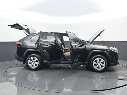 Used 2025 Toyota RAV4 LE AWD/4WD image 31