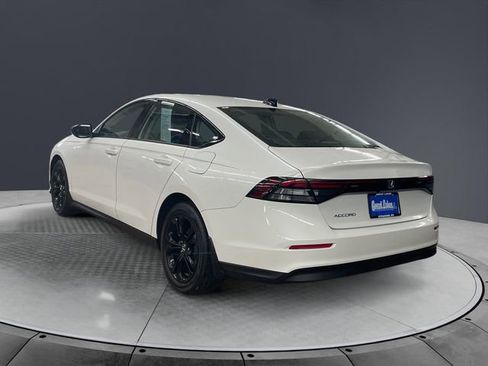 Certified 2025 Honda Accord SE image 3