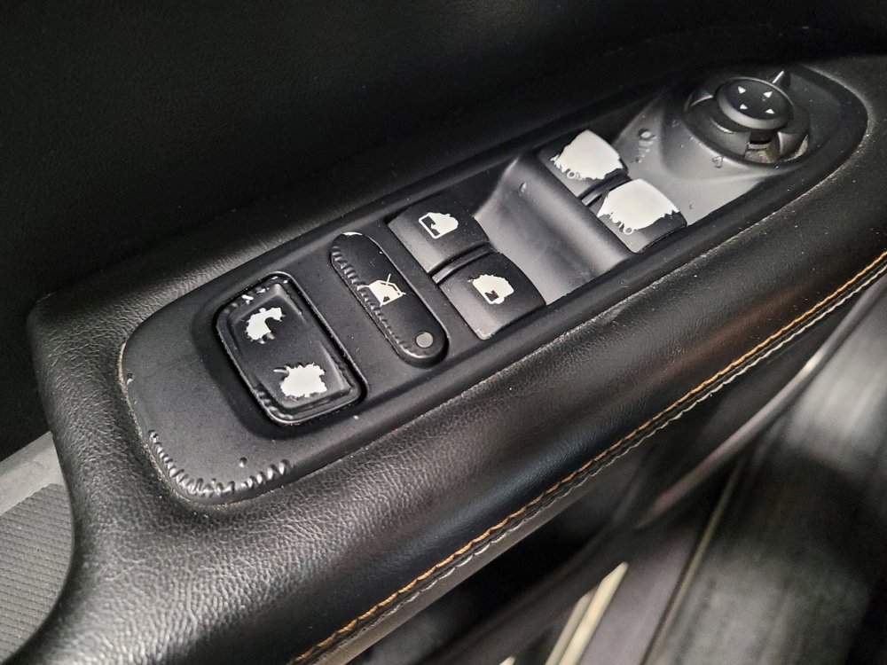 Used 2018 Jeep Compass Sport FWD image 27