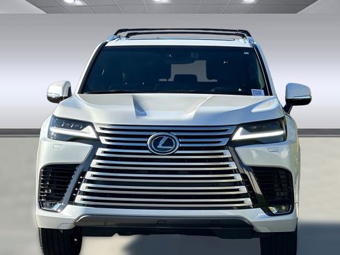 Certified 2024 Lexus LX 600 4WD w/ Interior Upgrade Package image 5