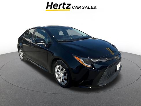 Used 2025 Toyota Corolla LE image 1