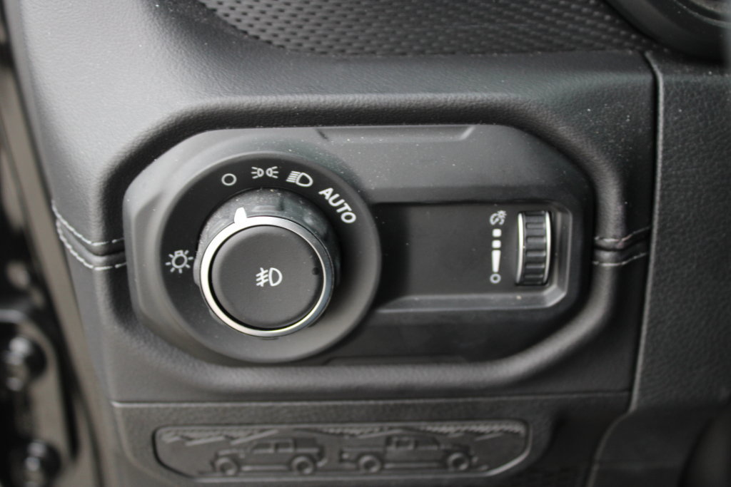 Used 2026 Jeep Wrangler Unlimited Rubicon AWD/4WD image 28