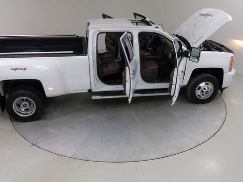 Used 2017 Chevrolet Silverado 3500 High Country image 52